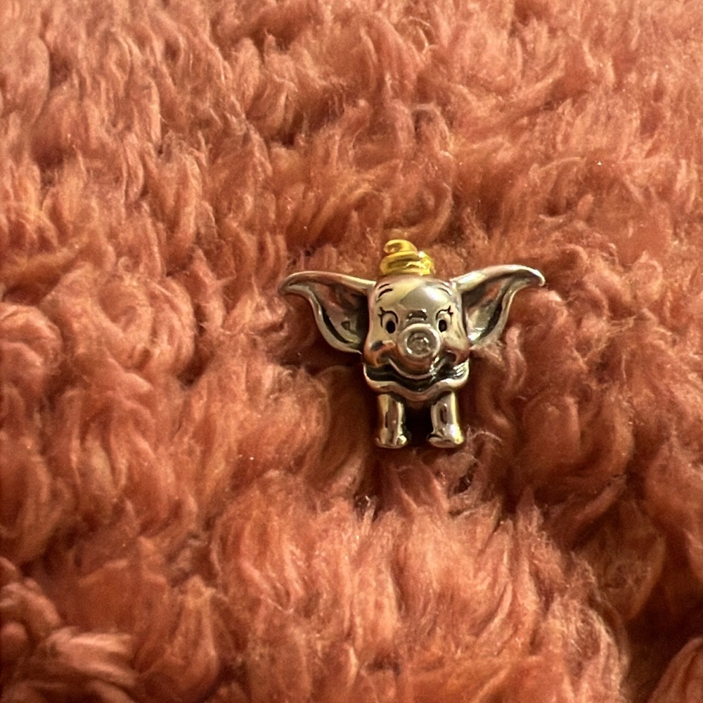 Pandora Dumbo charm